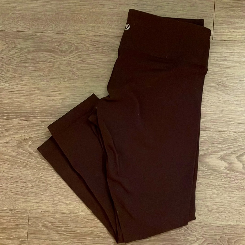 Lululemon size 4 winder under cropped leggings